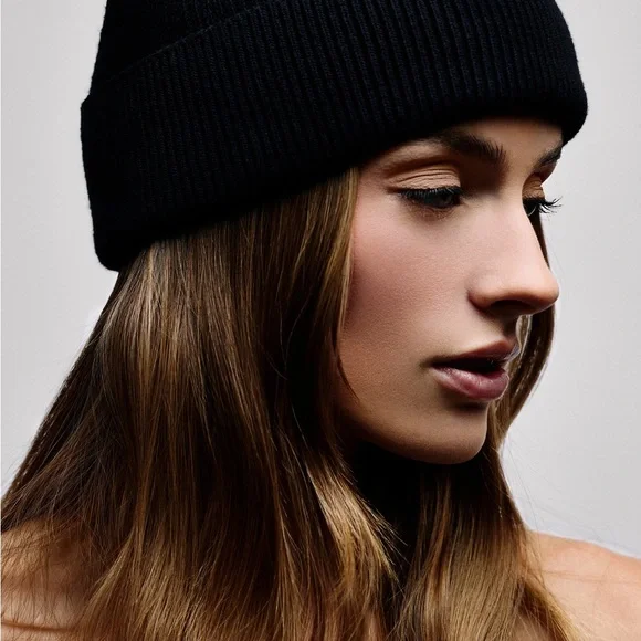 NWT Jennifer Fisher Beanie Black - Picture 2 of 4